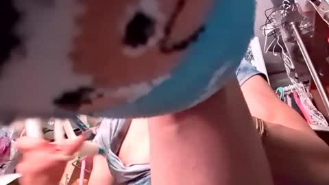 gurlnips online show from December 16, 9:15 am