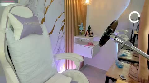 meridacute_ online show from October 21, 8:01 pm