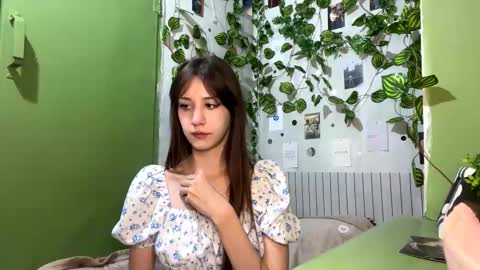 Snapshot of merleneyafai chatting on September 8, 9:03 pm Jeny online show from September 8, 9:03 pm