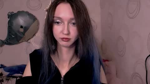 mermaidvibestides online show from November 7, 3:25 pm