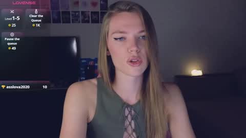 Snapshot of merry_dancers_ chatting on December 11, 5:47 pm Susan online show from December 11, 5:47 pm