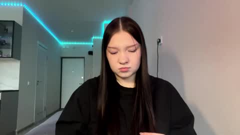 Fiora online show from May 28, 1:20 pm