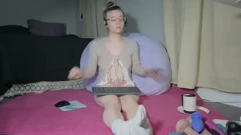 Dainty online show from February 11, 11:52 pm