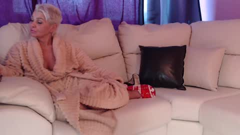 Jenny online show from February 18, 11:44 am