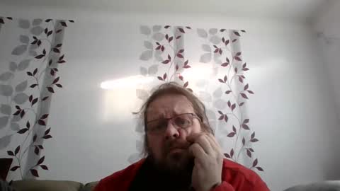 Snapshot of metallbuddy chatting on February 18, 7:32 am ask me online show from February 18, 7:32 am