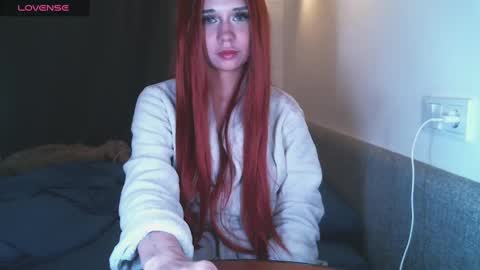 Snapshot of mezzalunaa chatting on February 10, 2:30 am vollmond online show from February 10, 2:30 am