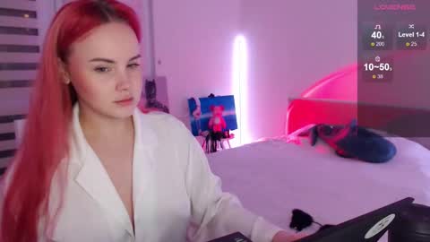 Snapshot of mi_cherry chatting on March 1, 1:21 am Alice online show from March 1, 1:21 am