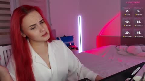 Snapshot of mi_cherry chatting on February 12, 11:51 pm Alice online show from February 12, 11:51 pm