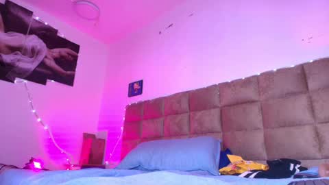 Emi online show from September 12, 8:00 pm