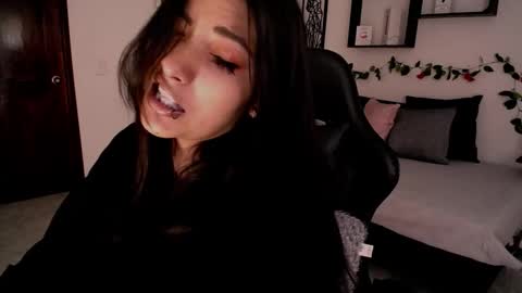 Mia zoe online show from October 10, 2:34 pm