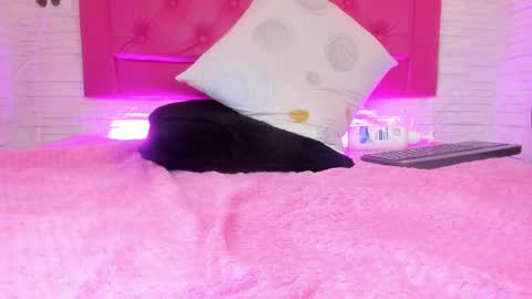 Snapshot of mia__099 chatting on March 7, 10:54 pm Mia Blonde online show from March 7, 10:54 pm