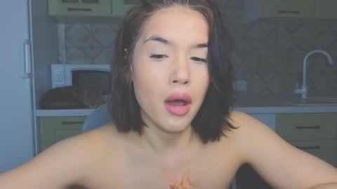 Snapshot of mia___lunaa chatting on February 25, 2:36 am Mia online show from February 25, 2:36 am