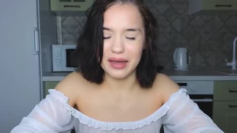 Snapshot of mia___lunaa chatting on February 26, 9:42 pm Mia online show from February 26, 9:42 pm