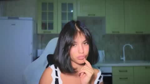 Mia online show from September 21, 8:46 pm