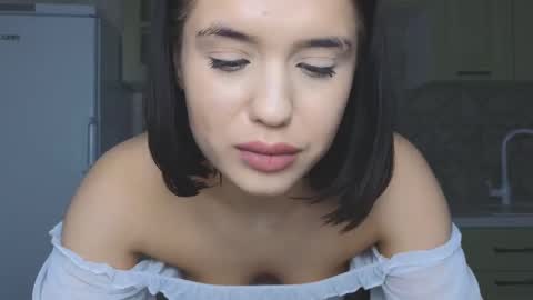 Snapshot of mia___lunaa chatting on February 27, 3:51 am Mia online show from February 27, 3:51 am
