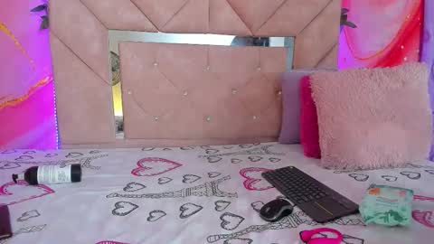 mia__blaze_ online show from December 23, 3:13 am