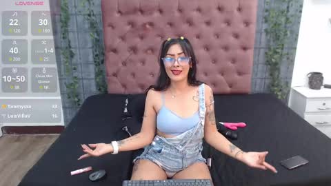 Mia online show from February 19, 6:44 am