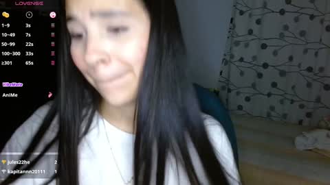 Snapshot of mia__lopez_ chatting on December 18, 2:53 am Mia online show from December 18, 2:53 am