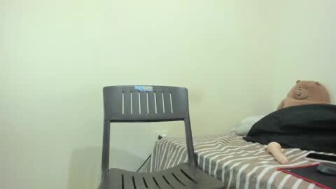 Mia  rooms online show from May 7, 8:37 pm