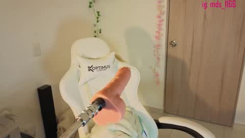 Snapshot of mia_adams66 chatting on September 19, 2:37 am Mia adams online show from September 19, 2:37 am