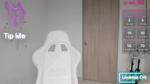 Snapshot of mia_adams66 chatting on March 6, 8:59 pm Mia adams online show from March 6, 8:59 pm