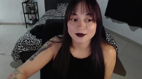 Snapshot of mia_adams_red chatting on December 28, 10:55 pm mia online show from December 28, 10:55 pm