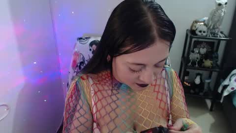 Snapshot of mia_adams_red chatting on January 31, 2:04 am mia online show from January 31, 2:04 am