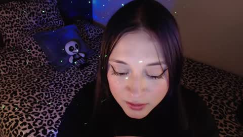 Snapshot of mia_adams_red chatting on February 22, 2:17 am mia online show from February 22, 2:17 am