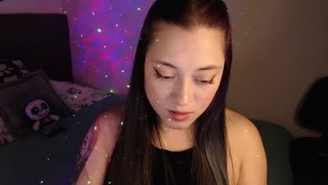 Snapshot of mia_adams_red chatting on January 19, 11:10 pm mia online show from January 19, 11:10 pm