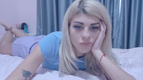 mia_angel online show from November 1, 2:05 pm