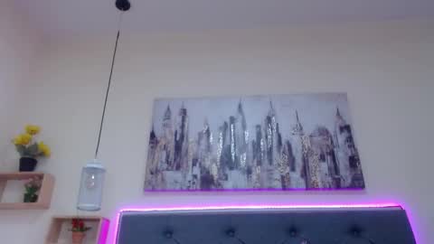 M I A  A Y R A online show from November 8, 6:33 pm