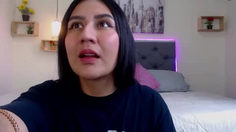 M I A  A Y R A online show from October 16, 4:17 pm