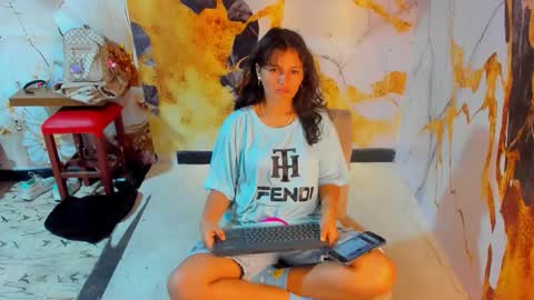 Mia online show from January 11, 7:20 pm