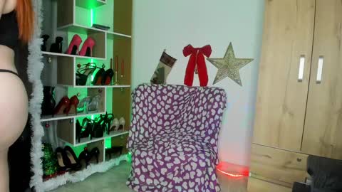 Snapshot of mia_bellatrix chatting on December 29, 1:56 am Mia Bellatrix online show from December 29, 1:56 am