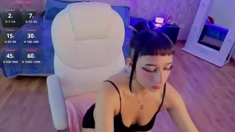 mia online show from June 3, 7:44 am