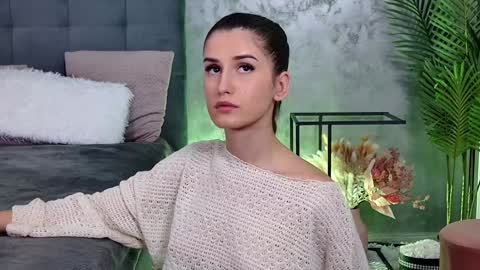 Snapshot of mia_carter99 chatting on January 21, 9:15 pm Freya Allen online show from January 21, 9:15 pm