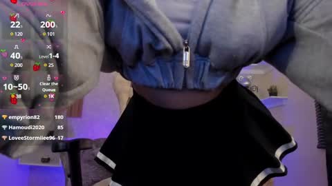 Mia online show from January 28, 9:19 am