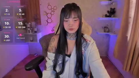 Mia online show from October 10, 4:46 pm