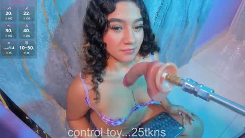 mia online show from November 4, 11:33 am