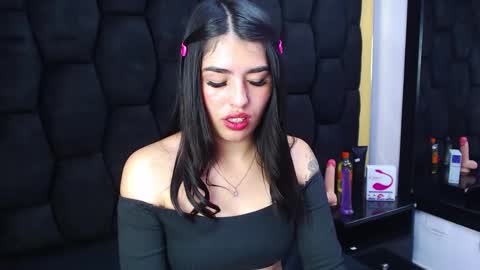 mia_charlothe online show from February 1, 7:05 am