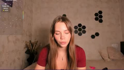 Mia  next stream Thursday 1400 UTC1 Friday 1400 UTC1 online show from September 17, 2:53 pm