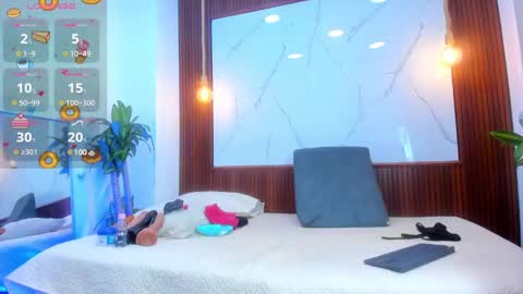 Mia Conde online show from March 11, 9:45 am