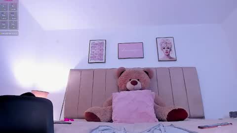 mia_corner online show from November 19, 10:08 pm