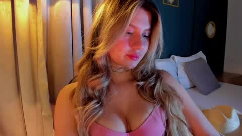 M I A  online show from May 12, 9:02 pm
