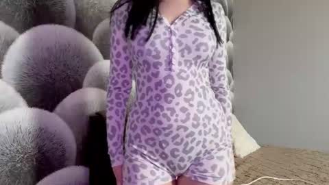 Mia online show from July 10, 4:28 am
