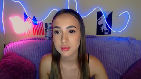 mia_cutie77 online show from September 17, 10:30 am