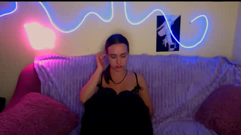 mia_cutie77 online show from October 9, 9:15 am