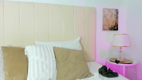 Mia online show from January 14, 4:09 am