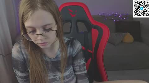 Mia online show from October 7, 8:32 am