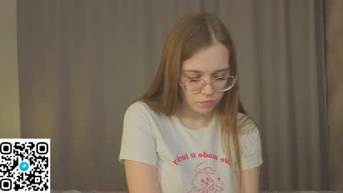 Mia online show from November 3, 2:07 pm